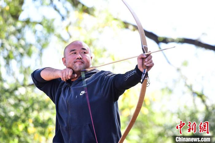 全国88名射箭选手在山西张壁古堡论“箭”技，义