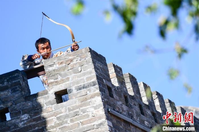 全国88名射箭选手在山西张壁古堡论“箭”技，义