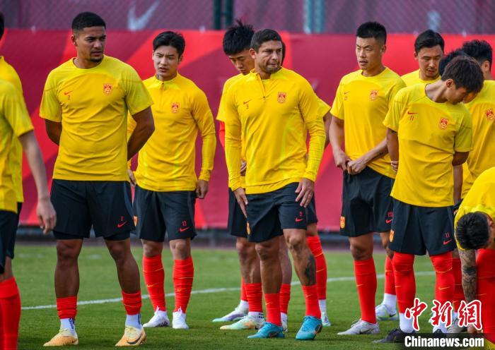 国足海口集训首日艾克森因伤缺席 蒋光太等球员