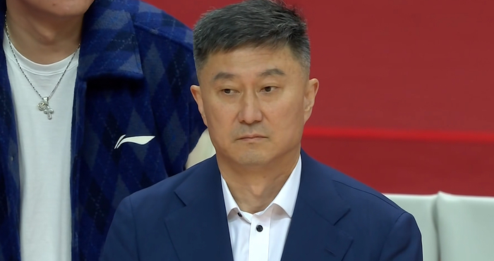 广东男篮遭绝杀赛季三连败 杜锋行程遭球迷质疑