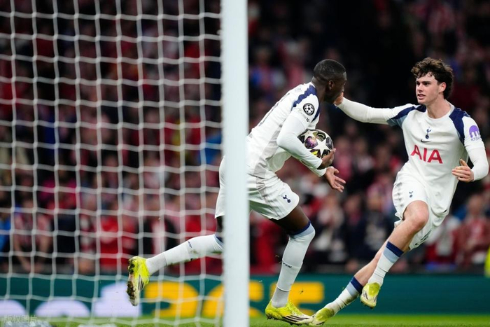 英超保级生死战：热刺主场迎战诺丁汉森林